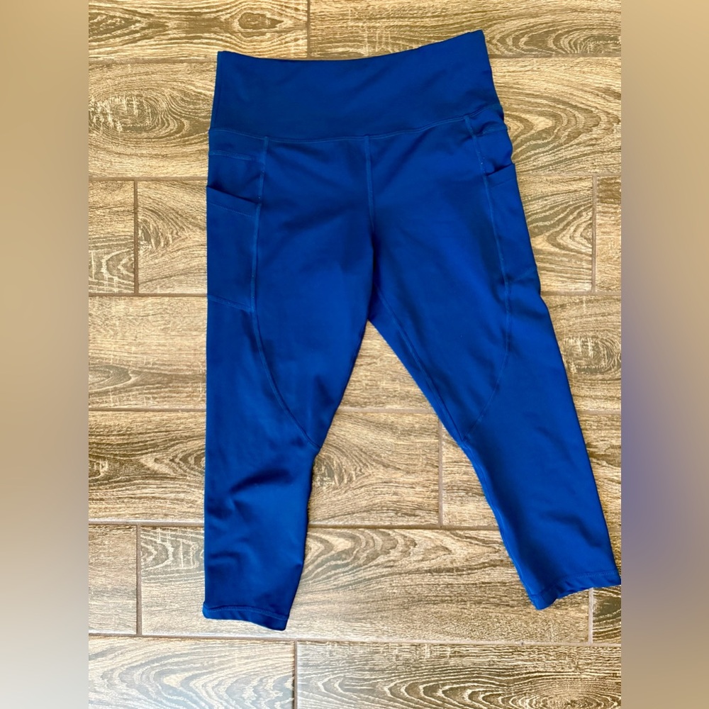 ZYIA Women's Light and Tight Crop Leggings.